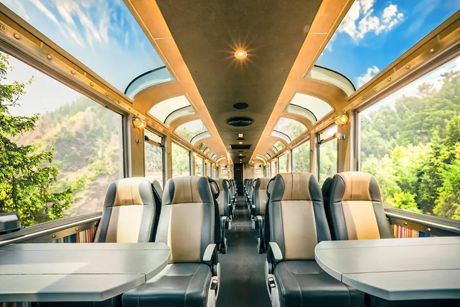 Treno panoramico IncaRail a 360 gradi